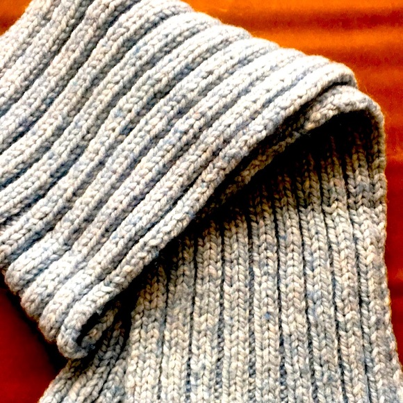 NWOT: Hand Knit Scarf Baby Blue - UNISEX - Picture 6 of 7